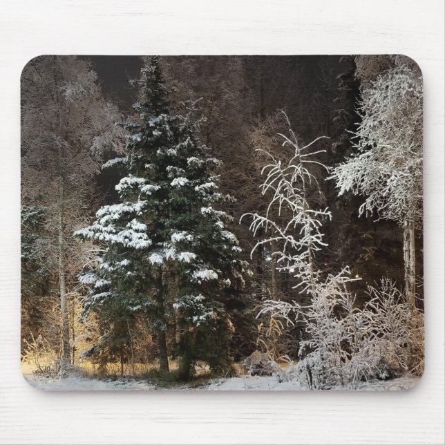 Snowy Night Forest Scene Mousepad (Vorne)