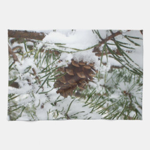 Snowy Pine Cone I Winter Nature Fotografy Geschirrtuch