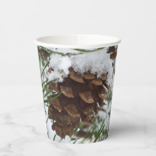 Snowy Pine Cone I Winter Nature Fotografy Pappbecher