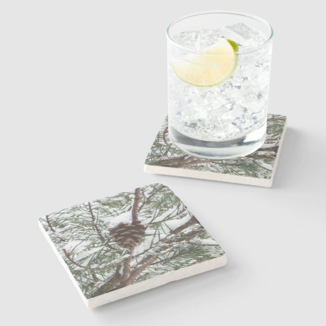 Snowy Pine Cone II Winterlandfotografie Steinuntersetzer (Seitenansicht)