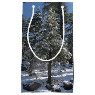 Snowy Pine Trees Christmas Gift Bag Kleine Geschenktüte