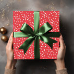Snowy Red and white polka dot Christmas Geschenkpapier<br><div class="desc">Weihnachtsschneemaschine; personalisieren und personalisieren Sie mit Ihren eigenen Texten und Fotos.</div>
