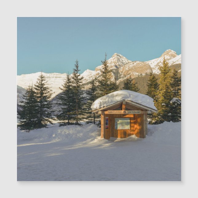 Snowy Serenity: Lake Louise und der majestätische  Magnetkarte (Vorderseite)