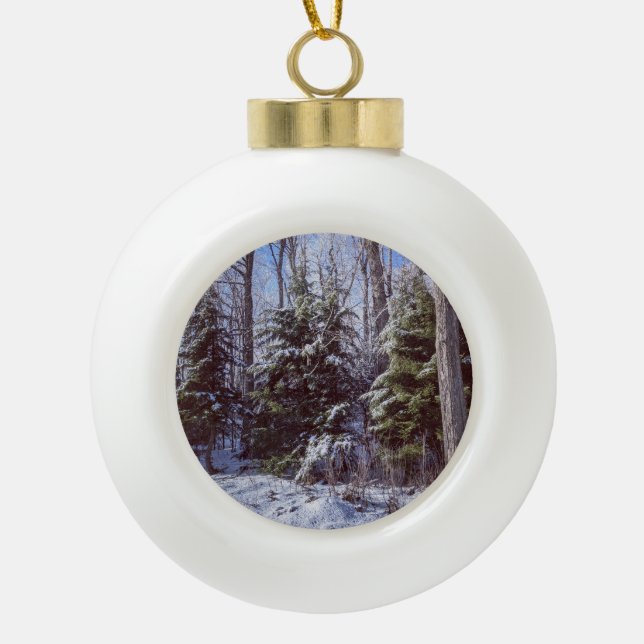 Snowy Trees Keramik Kugel-Ornament (Vorderseite)