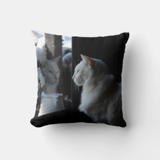Snowy White Kitty Kissen