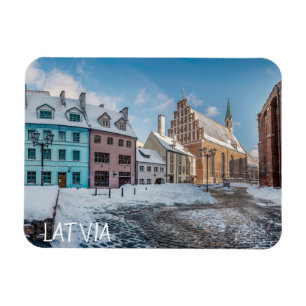 Snowy winter city centre in Riga, Lettland Magnet