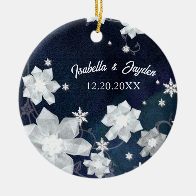 Snowy Winter Navy Blue Wedding Keepake Keramikornament (Vorne)