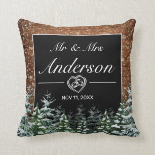 Snowy Wood & Forest Black Wedding Kissen