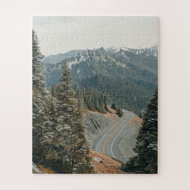 Snowy Woods entlang Highway Puzzle (Vertikal)