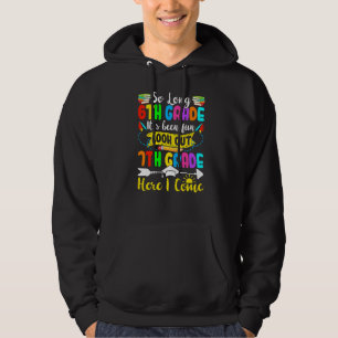 So lange 6. Klasse Ausblick 7. Klasse hier komme i Hoodie