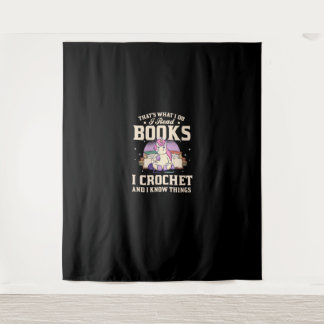 So lese ich Bücher, die ich häkle und weiß Wandteppich
