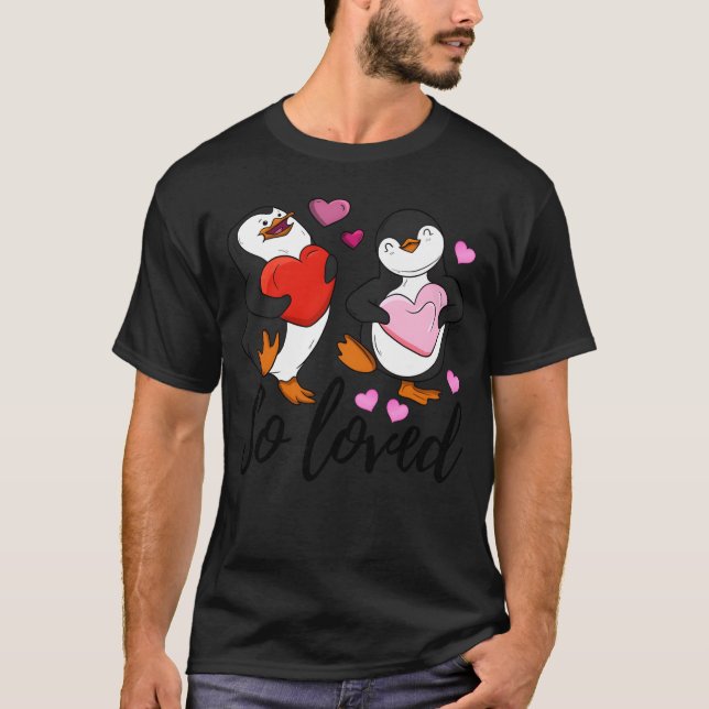 So Loved Penguin Geschenk T-Shirt (Vorderseite)