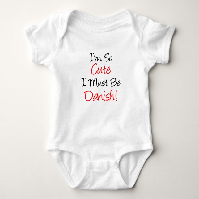 So Niedlich muss Dänisch sein Baby Strampler (Vorderseite)