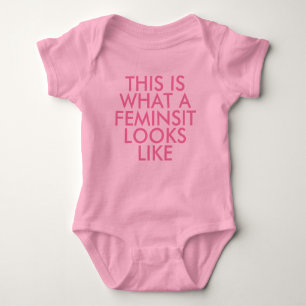 So sieht ein Feminist aus wie Slogan Bodysuit Baby Strampler
