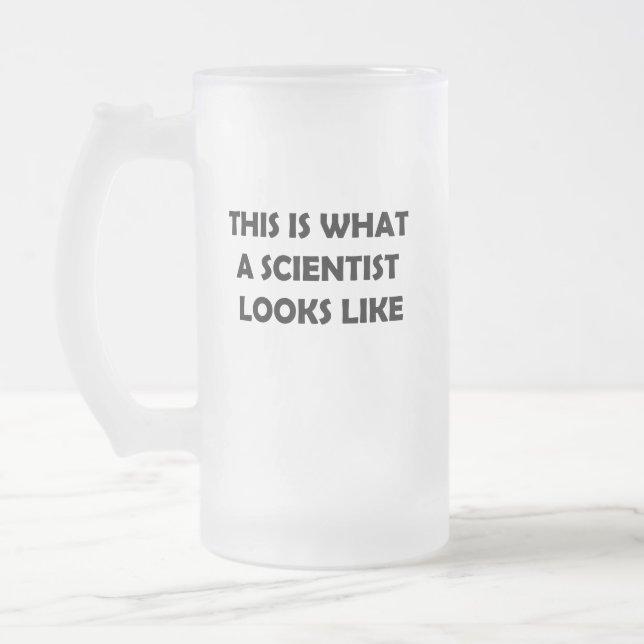 So sieht ein Wissenschaftler aus Mattglas Bierglas (Links)