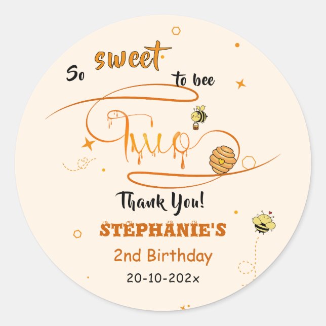 So Sweet To Bee Two Cute Honey Bee 2nd Birthday Runder Aufkleber (Vorderseite)