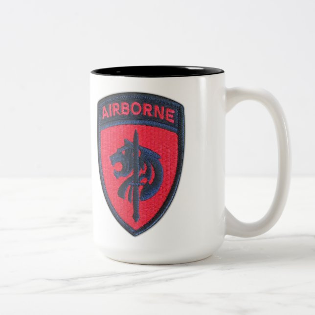 SOCAFRICA spezielle Ops Afrika Veteranentierärzte Zweifarbige Tasse (Rechts)