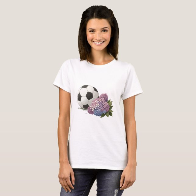 Soccer Ball with Hydrangea T-Shirt (Vorne ganz)