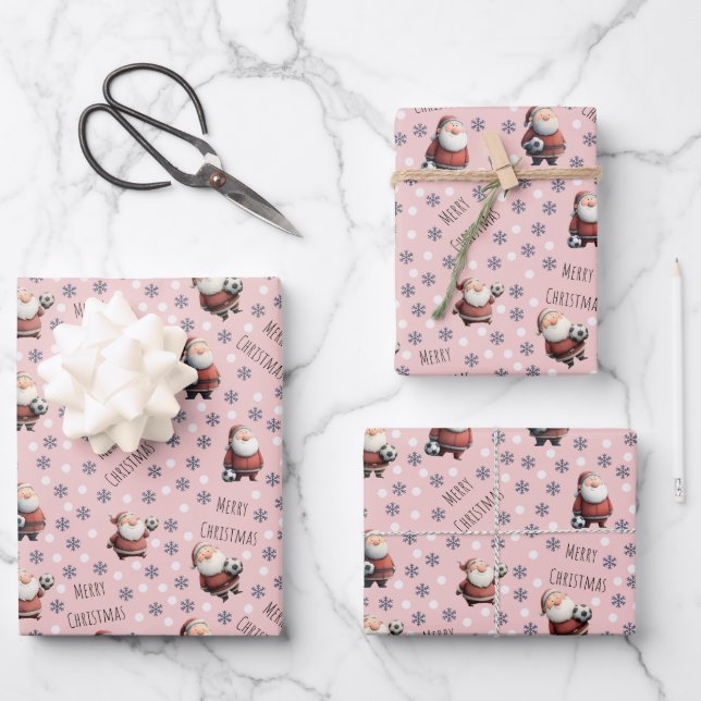 Soccer Santa on Light Pink Geschenkpapier Set (Vorderseite)