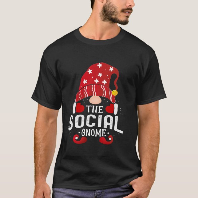 Social Gnome Matching Christmas PJS For Family  T-Shirt (Vorderseite)
