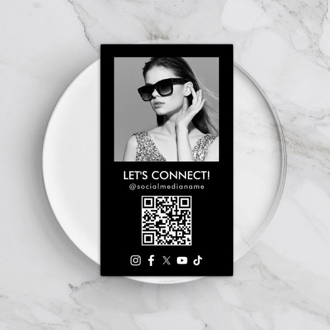 Social Media QR Code Add Photo Black Vertical Visitenkarte (Von Creator hochgeladen)