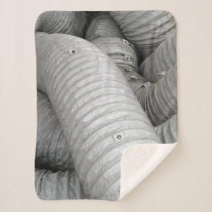 Sofa aus grauem und schwarzem Stoff Sherpadecke