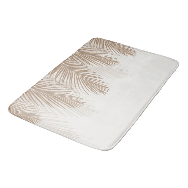 Soft Beige Palm Blätter Finesse 1 #tropical #art Badematte (Schrägansicht)