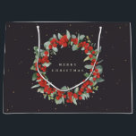 Soft Black Red Berry Eucalyptus Christmas/Holiday Große Geschenktüte<br><div class="desc">Elegante,  weich warme schwarz,  Weihnachts-/Feiertagsgeschenk-Tasche mit einer persönlichen Nachricht. Mit einem Kranz von Hand bemalten roten Beeren und Eukalyptus. Der gesamte Text ist vollständig editierbar,  sodass Sie den Schriftart leicht ändern können. Verschiedene Taschen in verschiedenen Größen und Koordinatensets in meinem Geschäft verfügbar.</div>