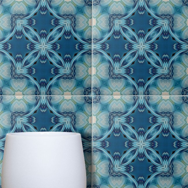 Soft Blue und Indigo Mosaic Geometric Muster Fliese (Von Creator hochgeladen)