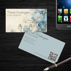 Soft Blue Watercolor-Wildblumen mit QR-Code Visitenkarte