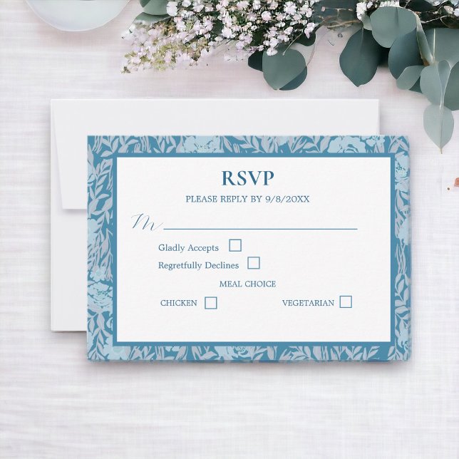Soft Dusty Blue Elegante Floral Response Card RSVP Karte (Have your guests respond to you with this elegant RSVP enclosure card.)