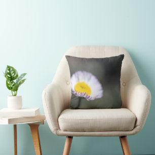 Soft Floral Photography Zierkissen – Minimal