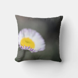 Soft Floral Photography Zierkissen – Minimal