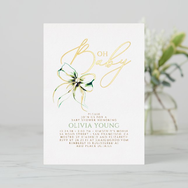 Soft Green Bow Elegant Gender Neutral Baby Shower Folieneinladung (Stehend vorne)