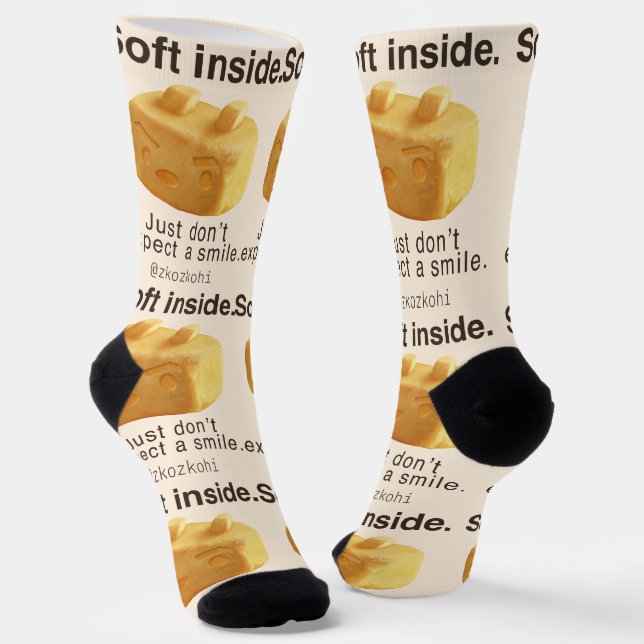 Soft Inside: Iron T Pineapple Cake Funny Quote Art Socken (Gewinkelt)