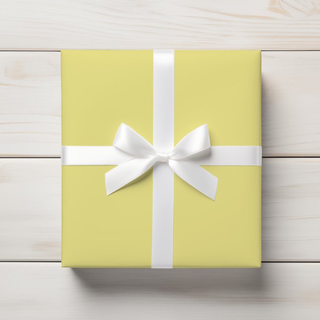Soft Lemon Cream Yellow Solid Minimalistisch Geschenkpapier (Von Creator hochgeladen)