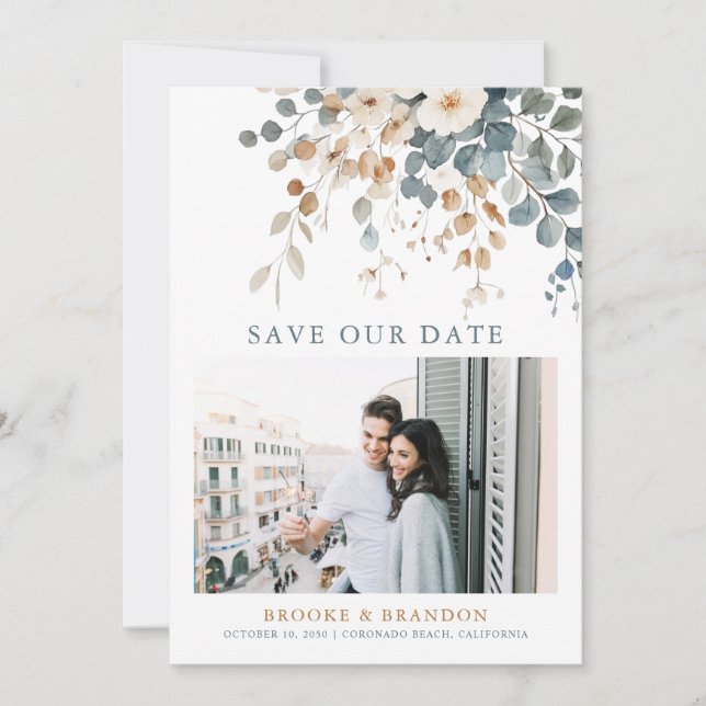 Soft Mute Earthy Tone Floral Water Foto QR Save The Date (Vorderseite)