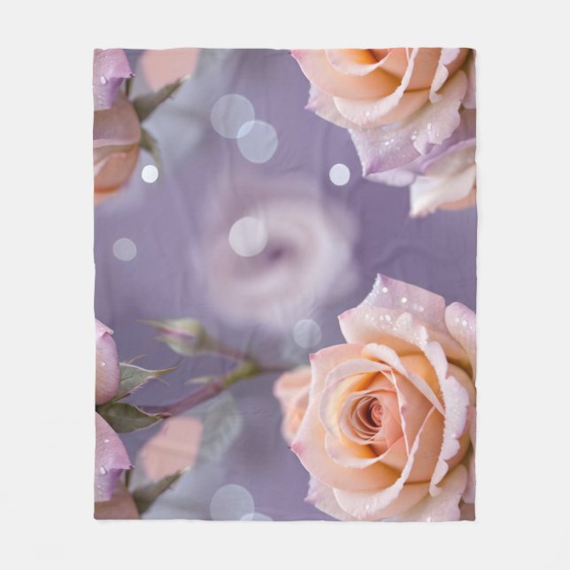 Soft Pastel Roses In Shades Of Peach And Pale Pink Fleecedecke (Vorderseite)