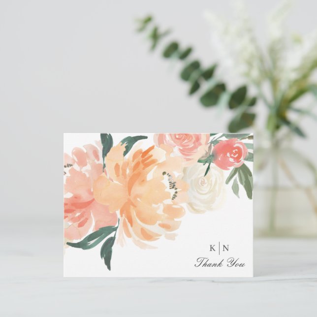 Soft Peach Floral Monogram Wedding Vielen Dank Postkarte (Stehend Vorderseite)