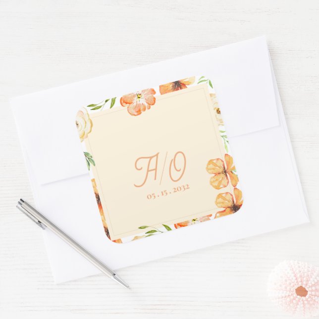 Soft Peach Garden Floral Monogram Wedding Quadratischer Aufkleber (Umschlag)