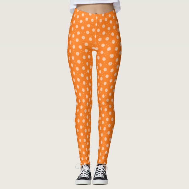 Soft Peachy Beige Flowers on Orange Background  Leggings (Vorderseite)