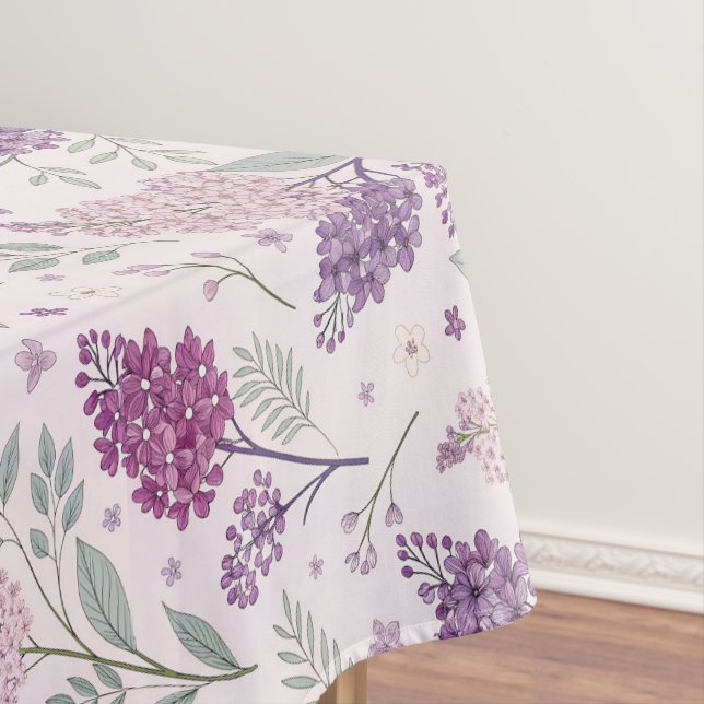 Soft Pink and Purple Lilac Floral Pattern   Tischdecke (Beispiel)