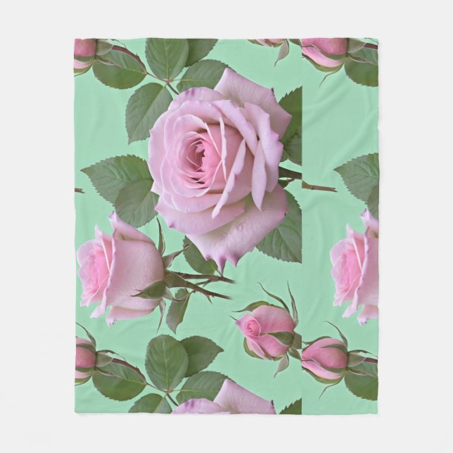 Soft Pink Roses With Subtle Lavender Highlights  Fleecedecke (Vorderseite)