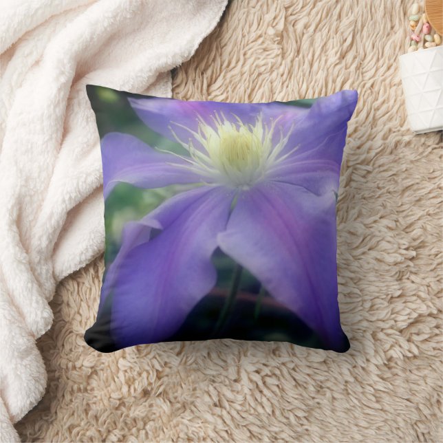 Soft Purple Clematis Flower Petals Kissen (Decke)