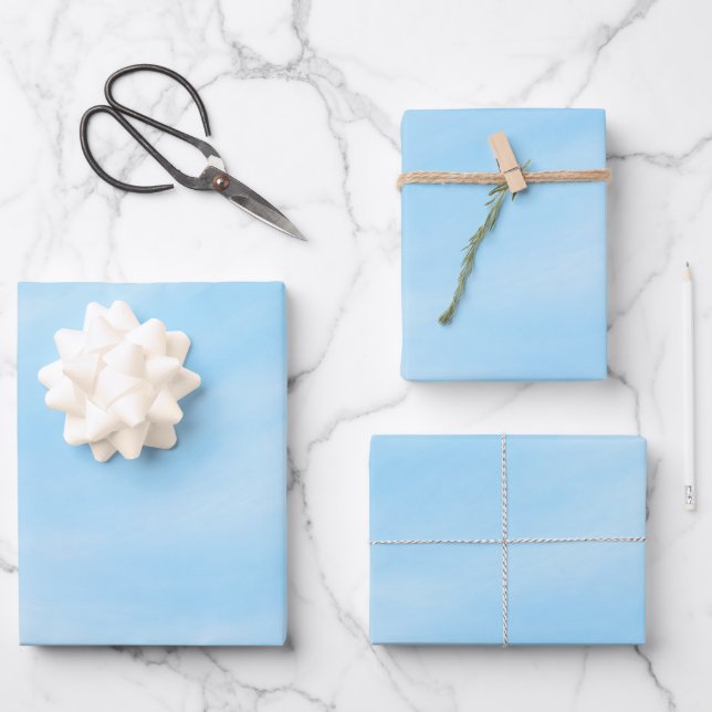Soft Sky Blue Minimal Gradient Design Geschenkpapier Set (Vorderseite)