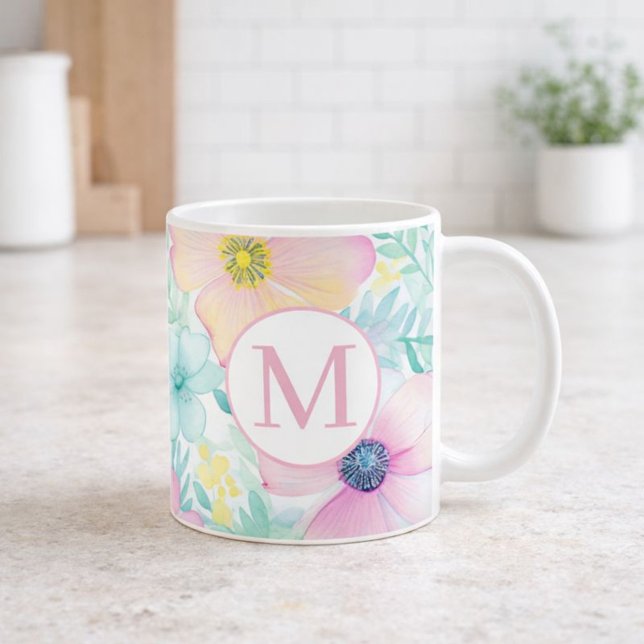 Soft Spring Floral Watercolor Monogram Kaffeetasse (Von Creator hochgeladen)