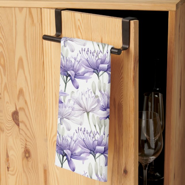 Soft Watercolor Lila Blütenfarbe Gemustert Geschirrtuch (Drittel gefaltet)