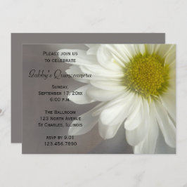 Soft White Daisy Quinceanera Einladung