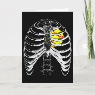 Softball-Herz-im-Rippenkäfig-Shirt - Halloween Sof Karte
