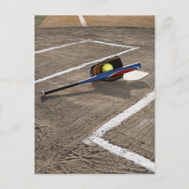 Softball, Softball, Handschuh und Fledermaus am Zu Postkarte (Vorderseite)